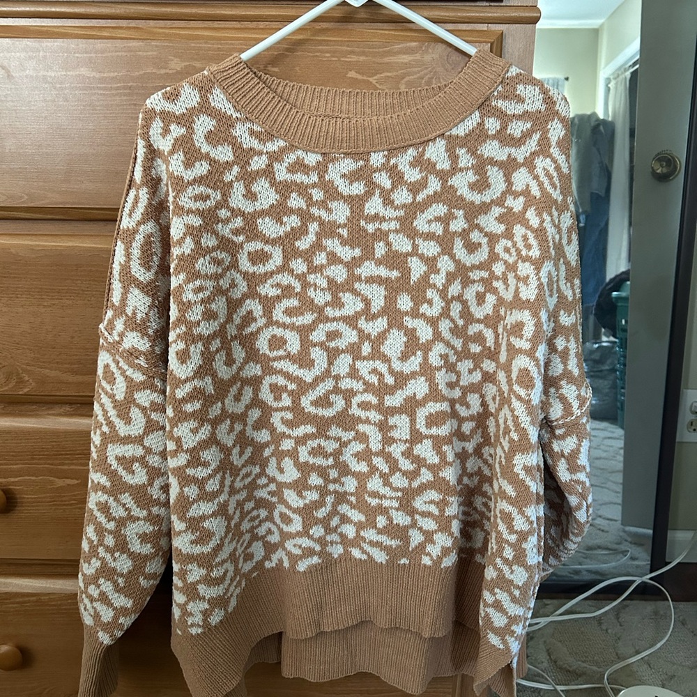 Entro Sweater  size medium